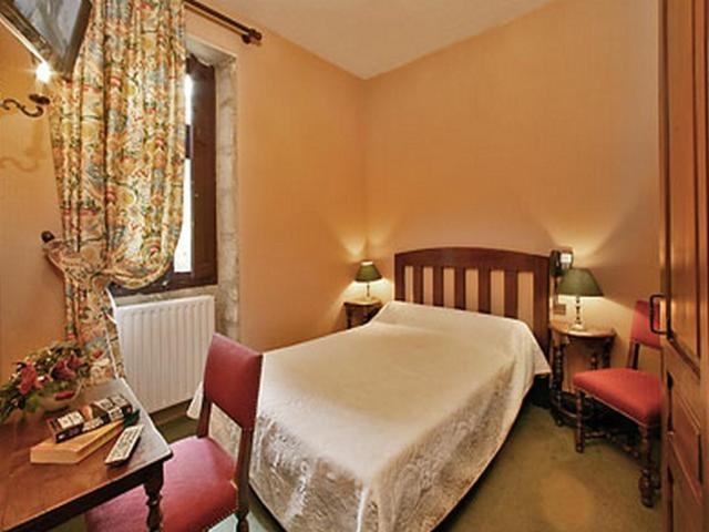 Hotel La Couleuvrine Sarlat Centre Ville Room photo